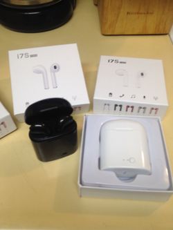 i7S Wireless Bluetooth Earphones