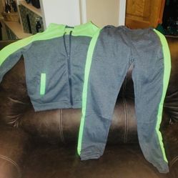 Xmas🎁Brand new sweat suit without tags purchased on line size s/m❤️