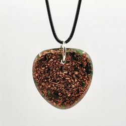 Comet I Orgonite Pendant, Provides EMF Protection, And  Emotional Balance.


Contains:

Fuchsite, Copper, and resin.


Introducing our exquisite orgon