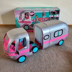 L.O.L. Surprise! OMG 4-in-1 Glamper Fashion Camper Silver Pink Playset 