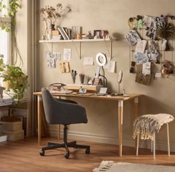 IKEA Table (Delivery Available in Bellevue and Redmond Area)