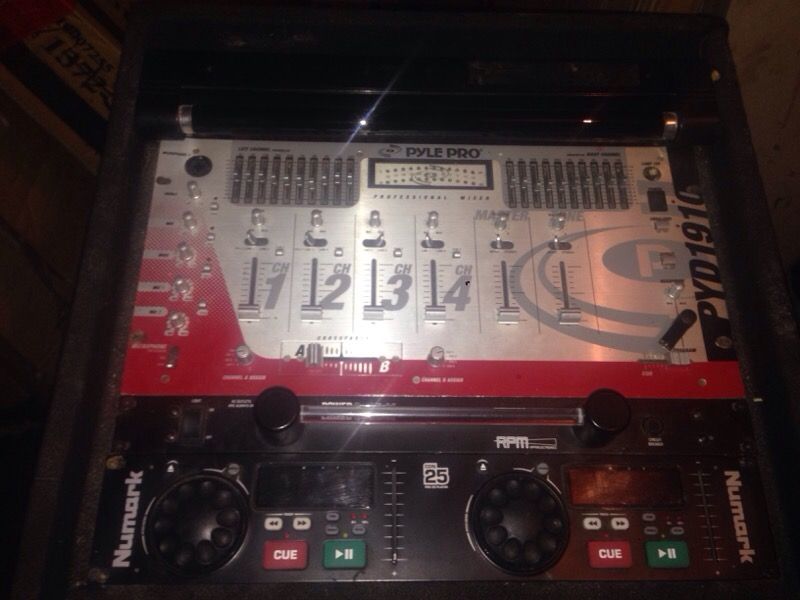 Dj equipment