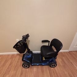 Vive 4 Wheel Scooter 