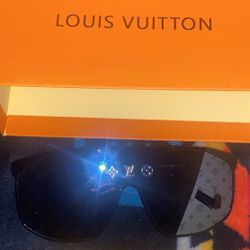 LOUIS VUITTON SHADES- Black/Grey