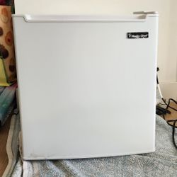 Magic Chef Mini Fridge - Good Condition