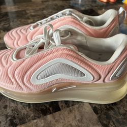 Nike 720 Women size 8