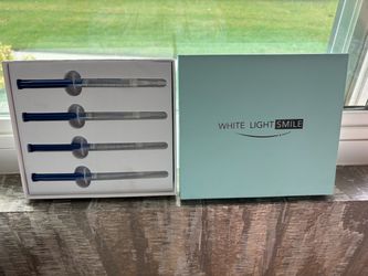 WHITE LIGHT SMILE - NEW IN BOX - 4 syringes $25 per box (3 boxes available)