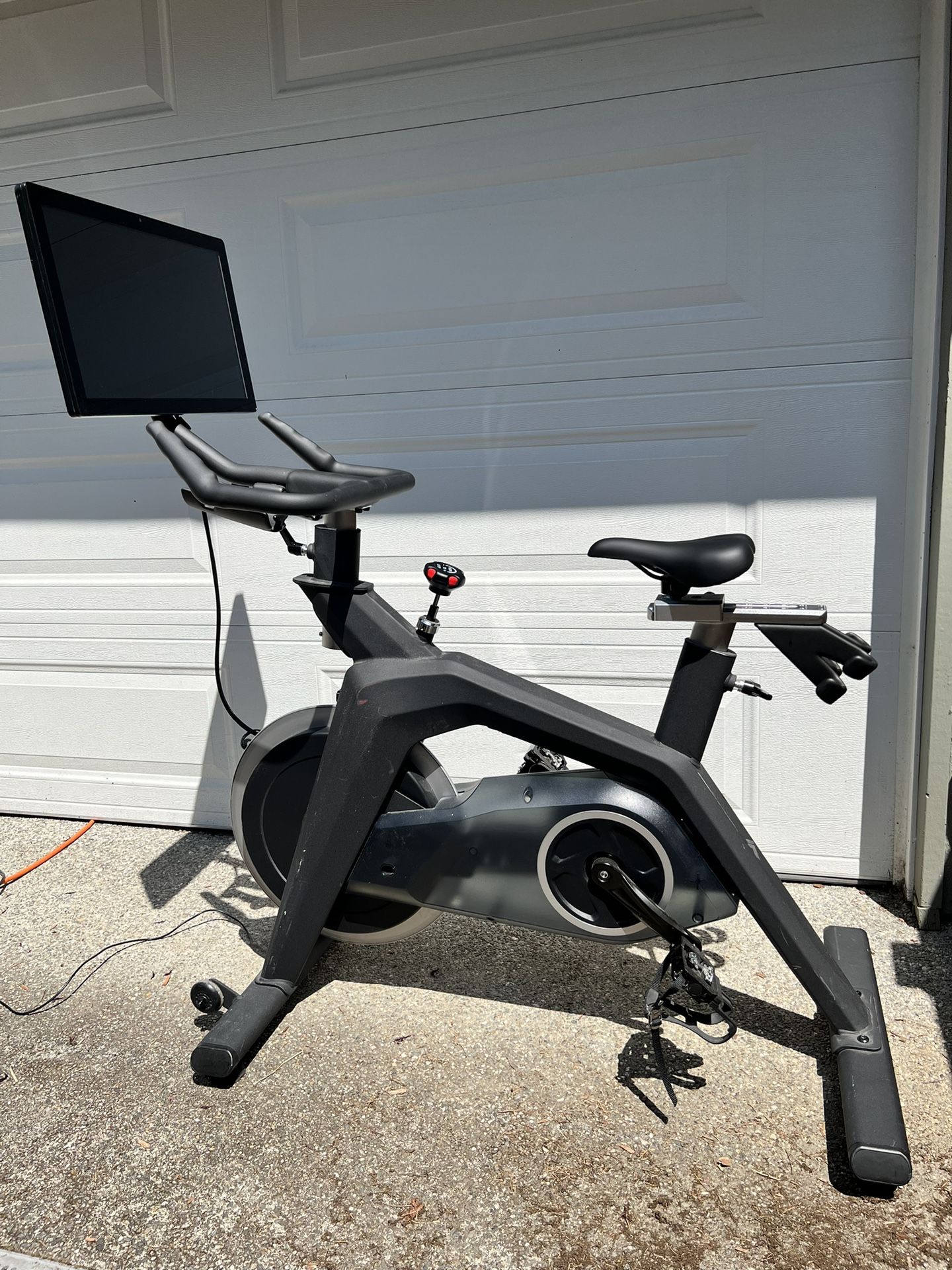 Stryde Spin Bike w/screen