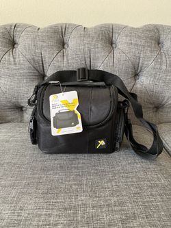 NWT DELUXE DIGITAL CAMERA/VIDEO CARRYING CASE