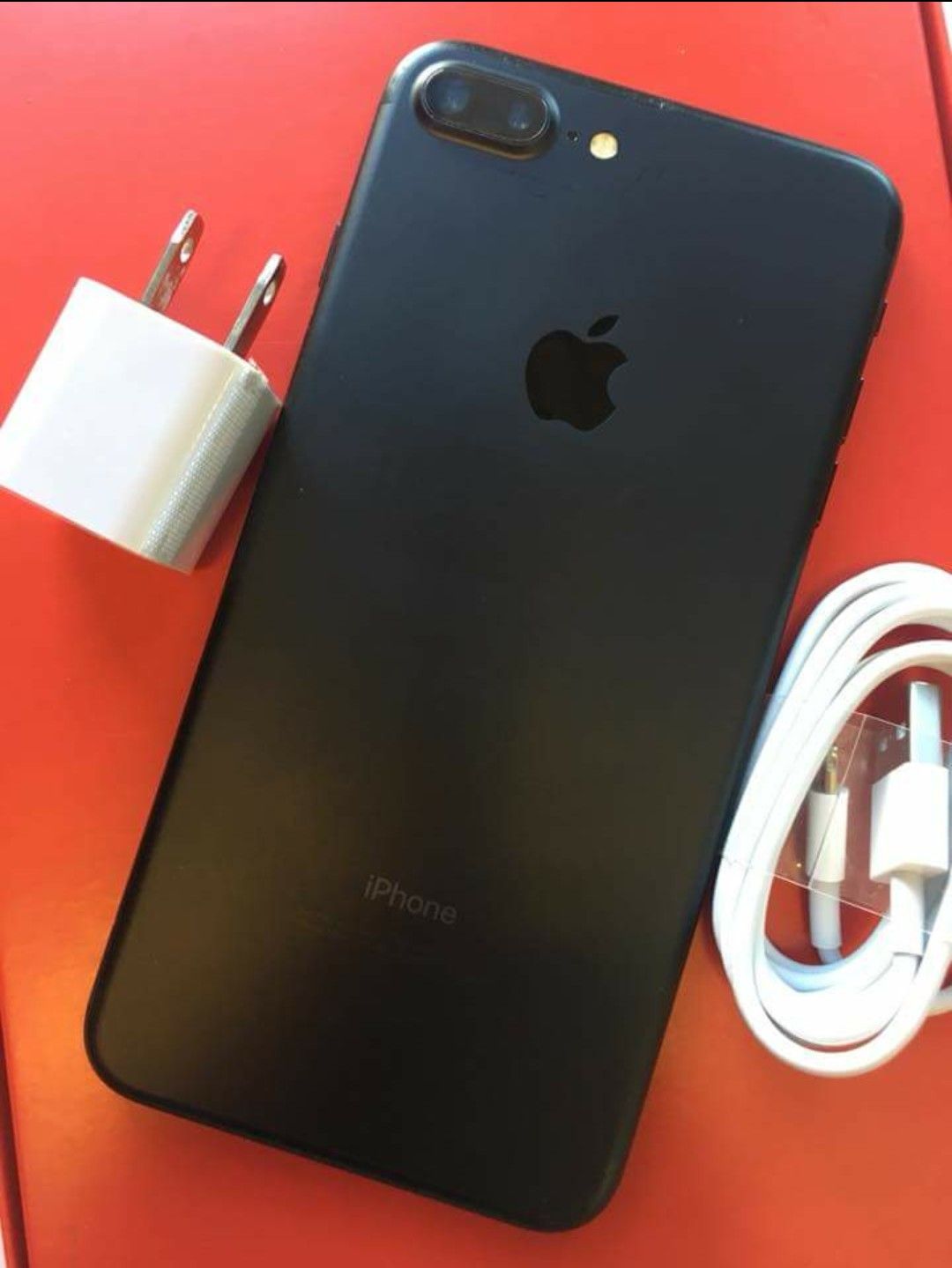 iPhone 7 Plus 32GB. Factory Unlocked and Usable with Any Company Carrier SIM Any Country