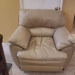 Tan Leather Chair...large Size Very Comfortable!!..Great Condition..like New!