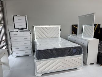 White 5-Piece Bedroom Set — Modern, Stylish, and Built to Last”