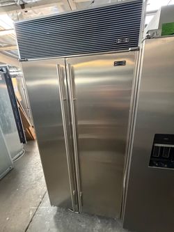 36” SUB ZERO BUILT IN STAINLESS STEEL REFRIGERATOR