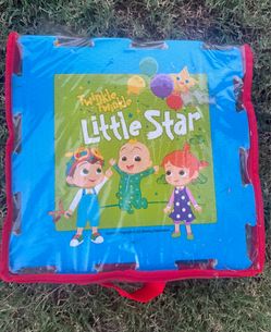 Puzzle mat floor set