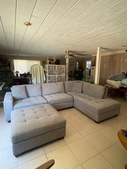 Beautiful Thomasville Sectional Sofa/ottoman
