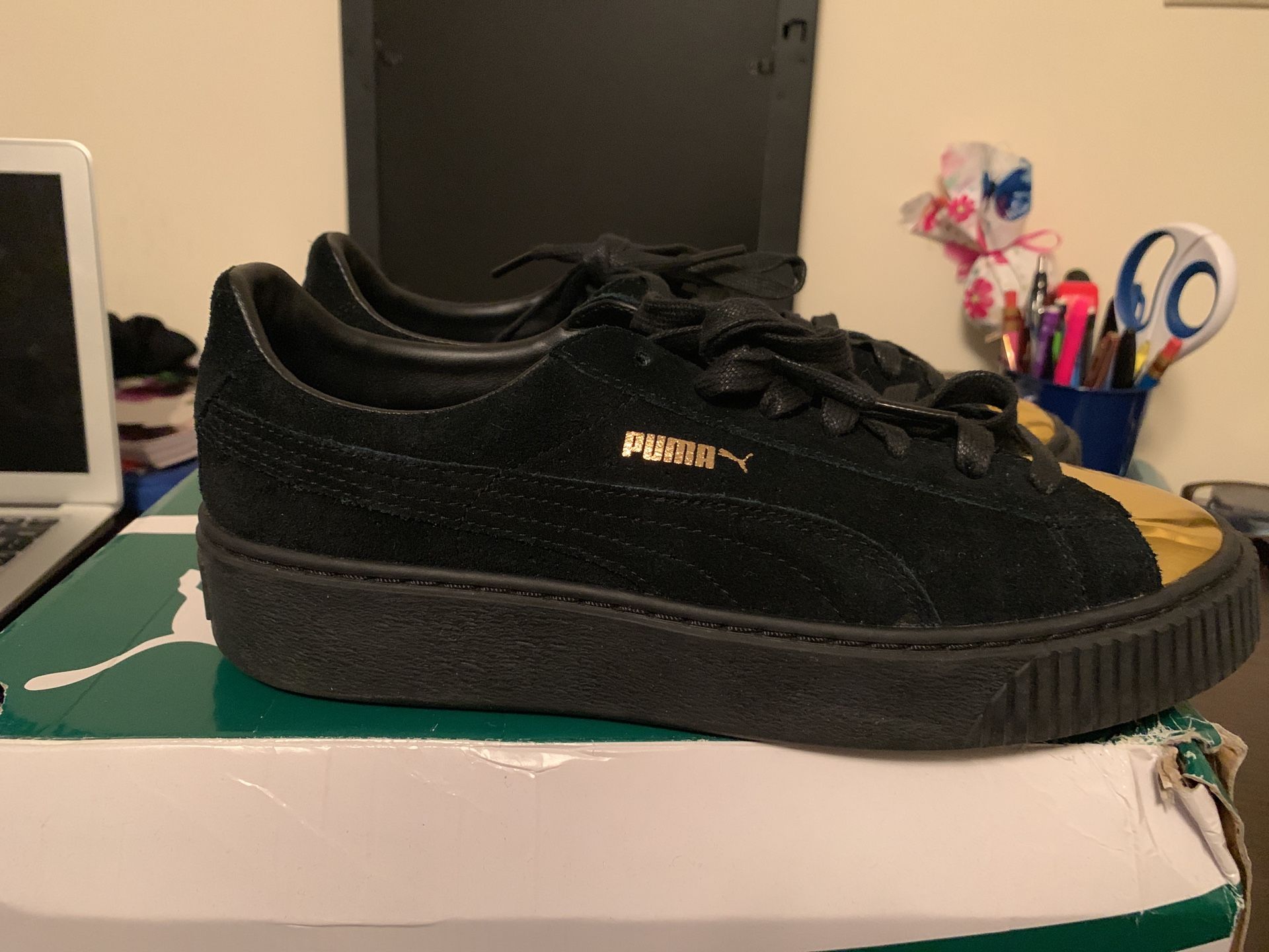 Puma Suede Platform Black sz 7