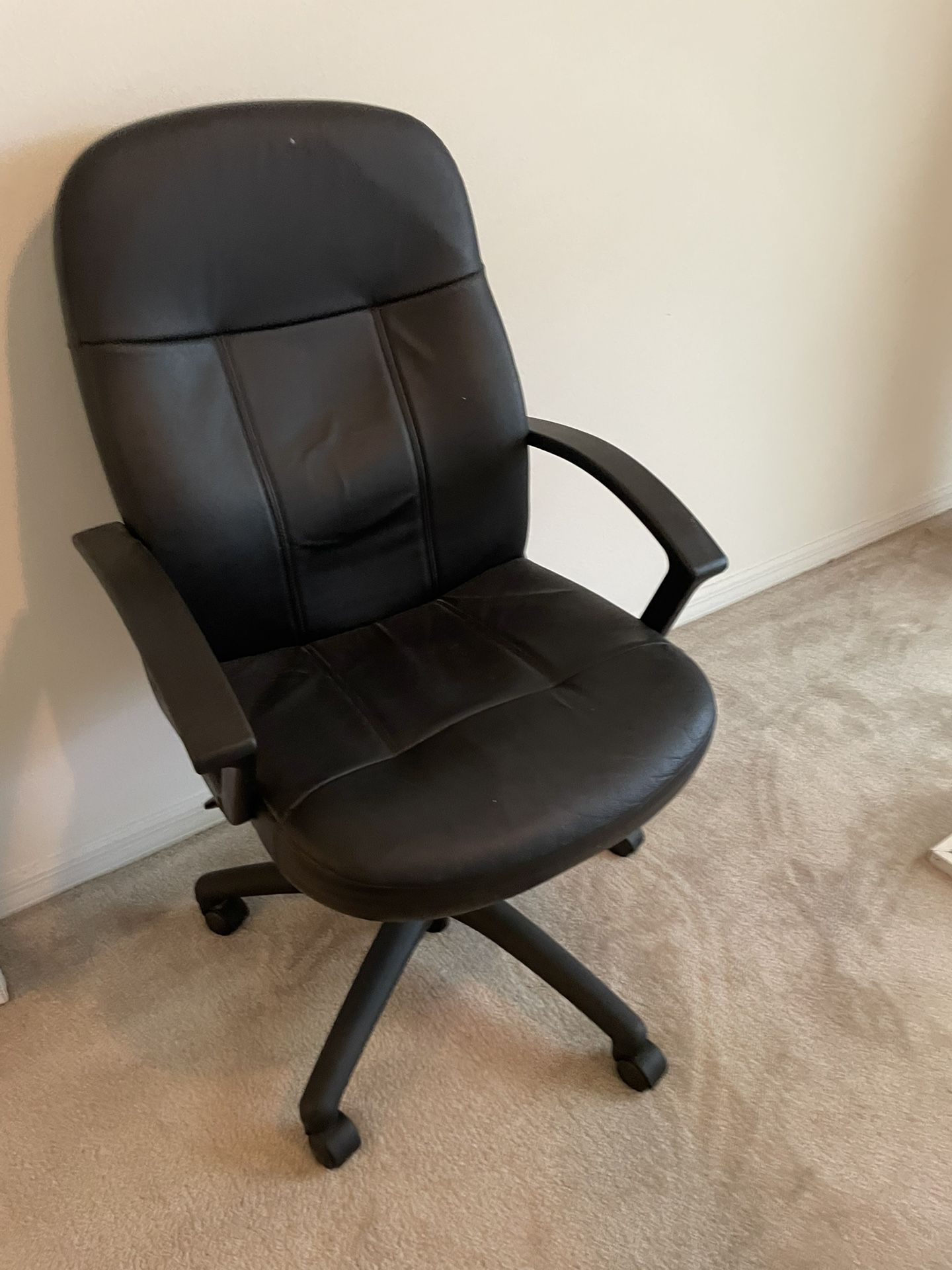 Pick Up In Wintergarden Florida, Rolling Desk, Chair And Great Condition