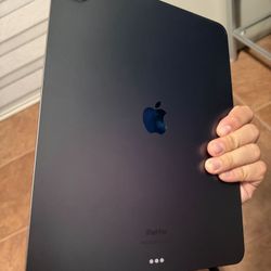 Apple iPad Pro 13", 256GB, Wi-Fi with Standard Glass - Space Black