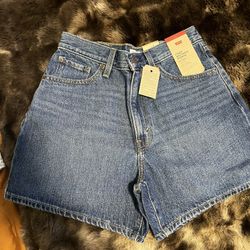 Levi’s Shorts 