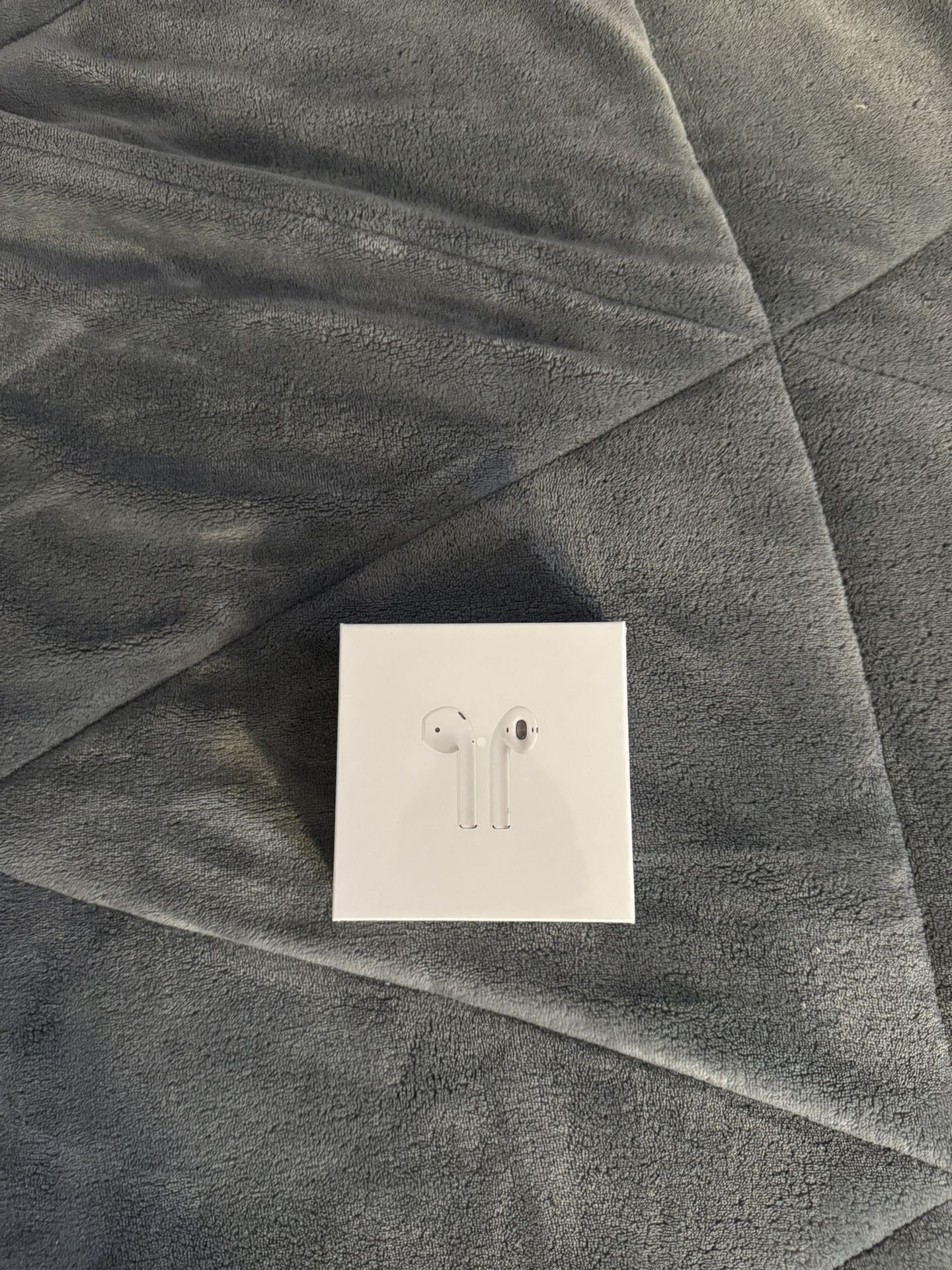 AirPods 2nd Gen Wireless Charging Case