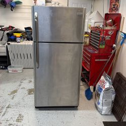 Frigidaire Refrigerator Freezer Fridge 