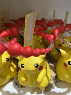 Pokémon Card TCG Pikachu Vmax Figure