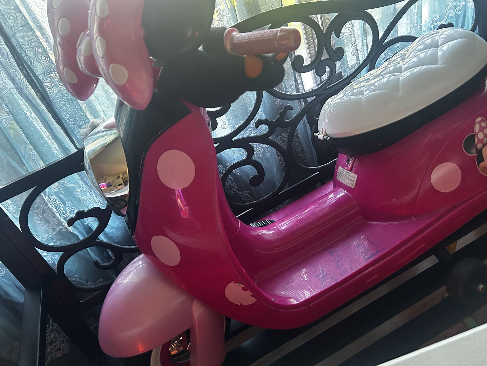 Minnie, Mouse Electric Scooter