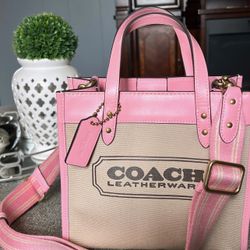 COACH 22 Field Tote 