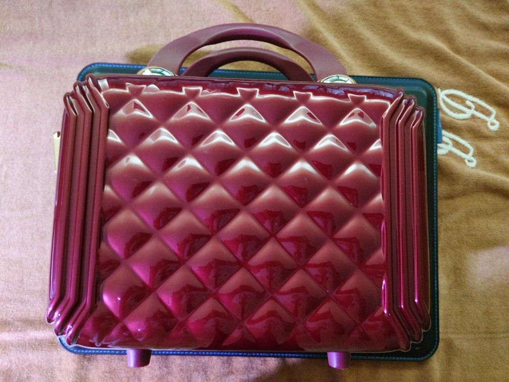 Triforce Hardside Beauty Case