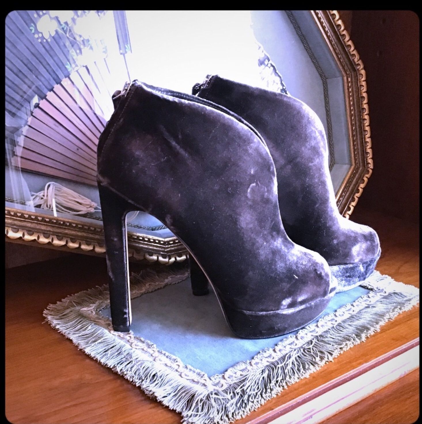 Nine West Grey Velvet Ankle Boots Size 7.5