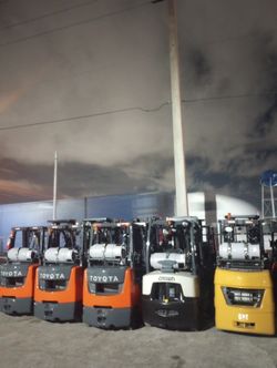 FORKLIFT TOYOTA CAT YALE NISSAN 