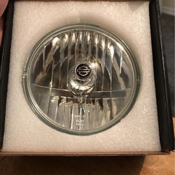 Brand New HD Sportster / Dyna Headlight & Bulb 5-3/4 -5.75 Size 
