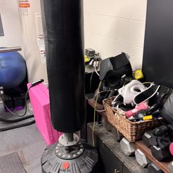 Punching Bag – Great Shape! 