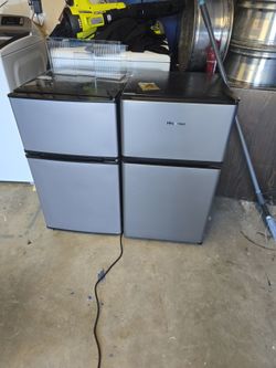 Hisense mini fridge