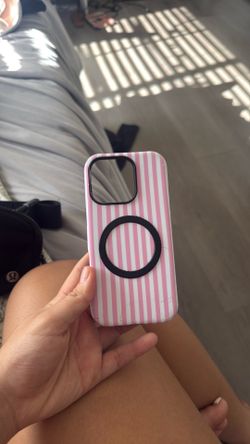 iPhone 16 pro pink and white phone case