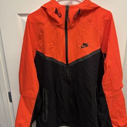 BNWT Men’s Tech Woven Windbreaker Jacket Size Medium 