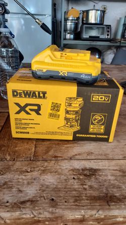DEWALT
20V MAX XR Cordless
Brushless Fixed Base Compact
Router (Tool Only)