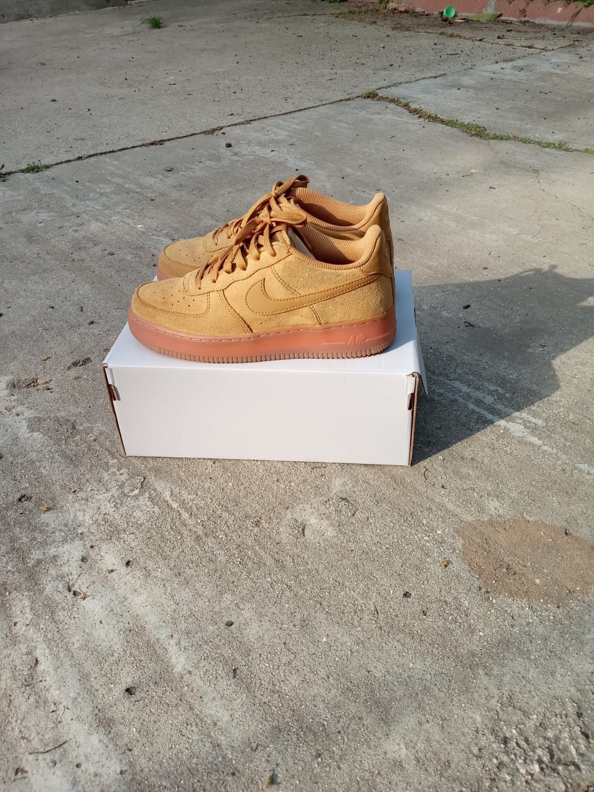 Nike Air Force LV8 (GS)Mustard Yellow