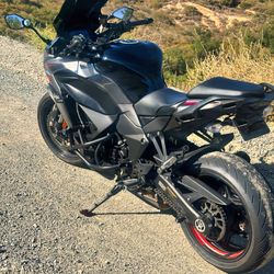 2022 Kawasaki Ninja 1000SX ABS