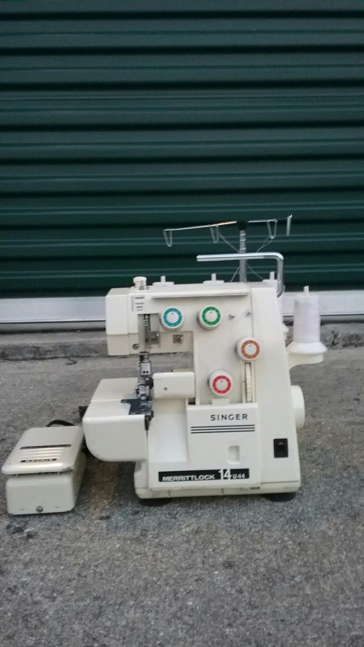 SINGER Merritt lock 14u44 serger