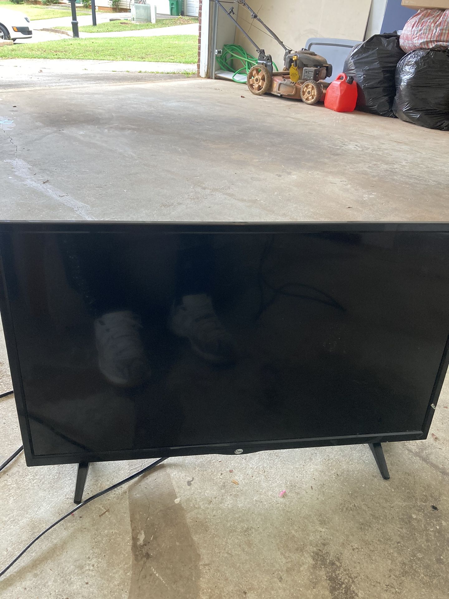 32” Etec LED HDTV