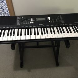 Yamaha PSR - e363 Keyboard + Stand