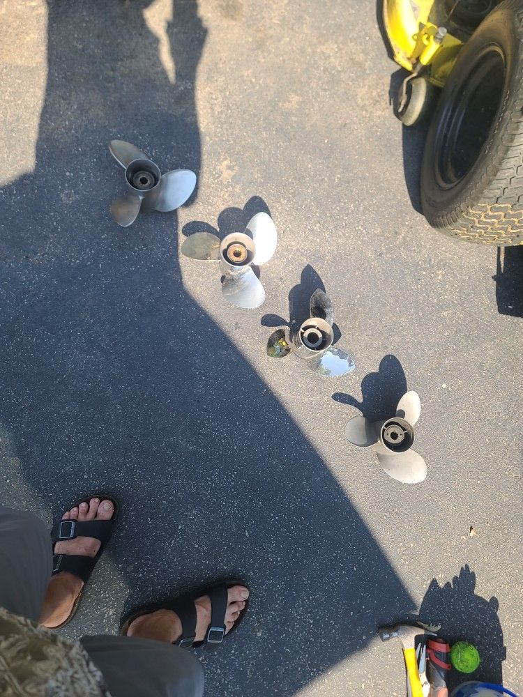 30 - 40 HP OUTBOARD PROPELLERS THEY WERE ON A MERCURY MOTOR