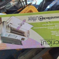 Cricut Vinyl Cutter 