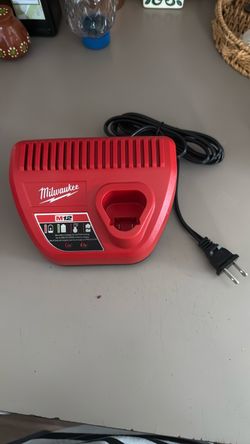 Milwaukee M12 Battery Charger