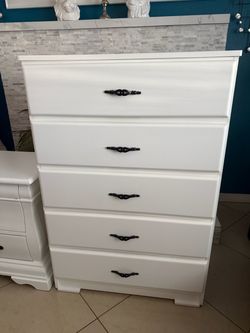 Dresser in good condition