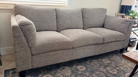 Great Sofa  Couch - Like New smokeless, no stains