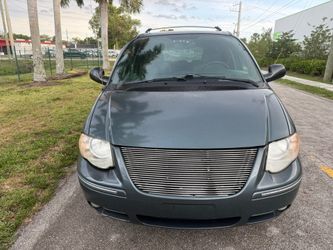 2005 Chrysler Town & country Limited $2800