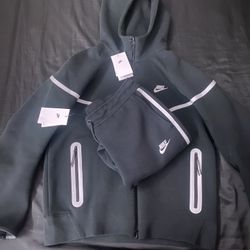 All Black Nike Tech With Highlights - Size Medium Brand New