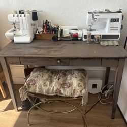 Elegant And Sturdy Artists Desk